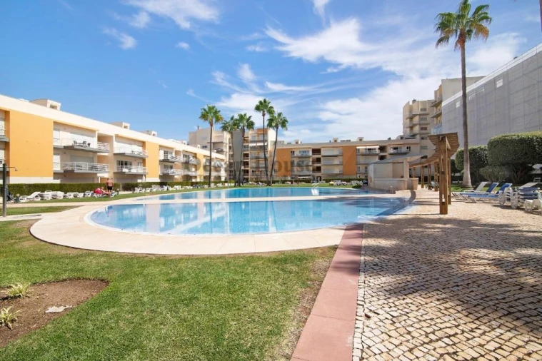 Apartamento T3 para Venda em Quarteira Foto 14