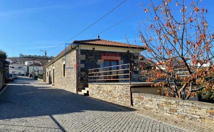 Prédio para Venda em Valongo dos Azeites