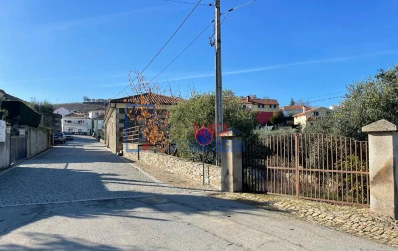 Prédio para Venda em Valongo dos Azeites Foto 16