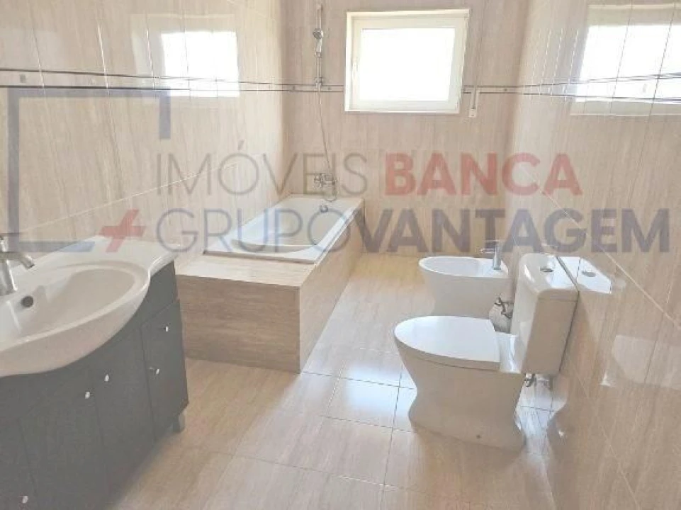 Moradia T3 para Venda em Santo Tirso, Couto (Santa Cristina e São Miguel) e Burgães Foto 2