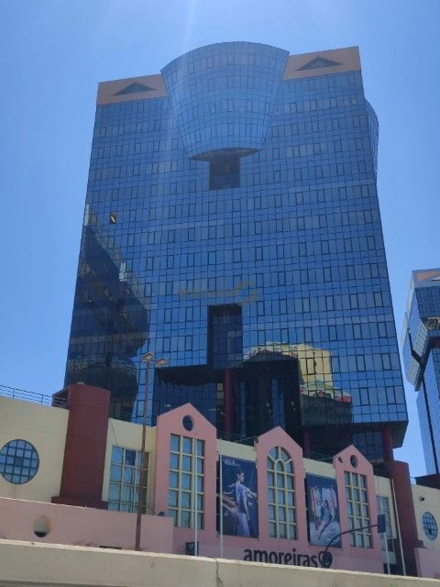 Armazém para Arrendamento em Campo de Ourique Foto 3