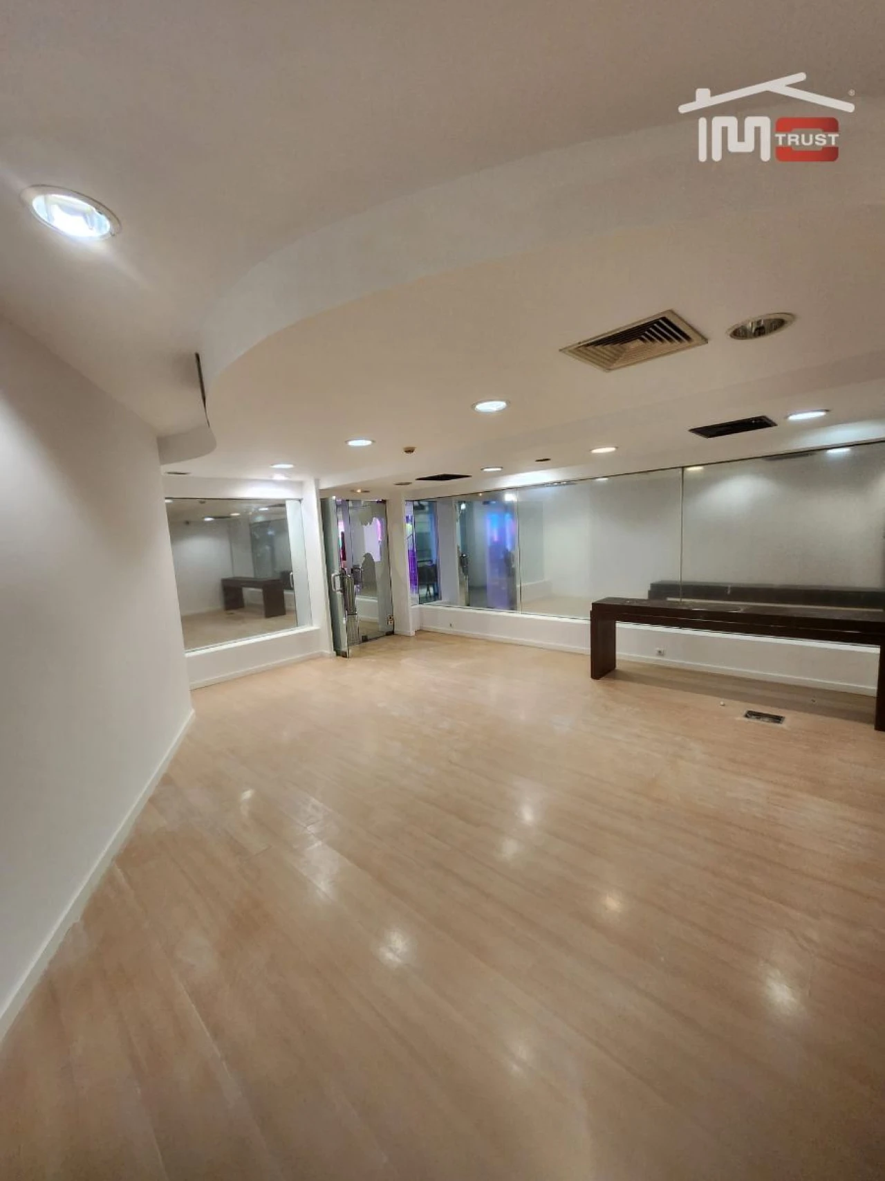 Loja para Arrendamento em Santo António Foto 26