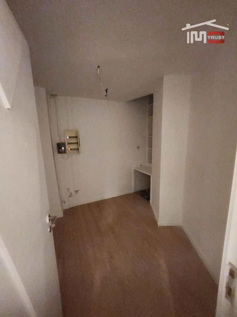 Loja para Arrendamento em Santo António Foto 18