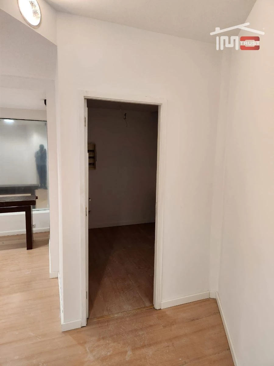 Loja para Arrendamento em Santo António Foto 19