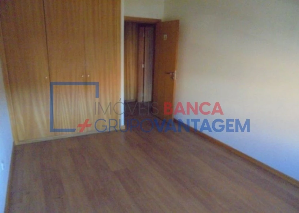 Apartamento T2 para Venda em Canelas Foto 10