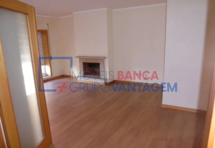 Apartamento T2 para Venda em Canelas Foto 2