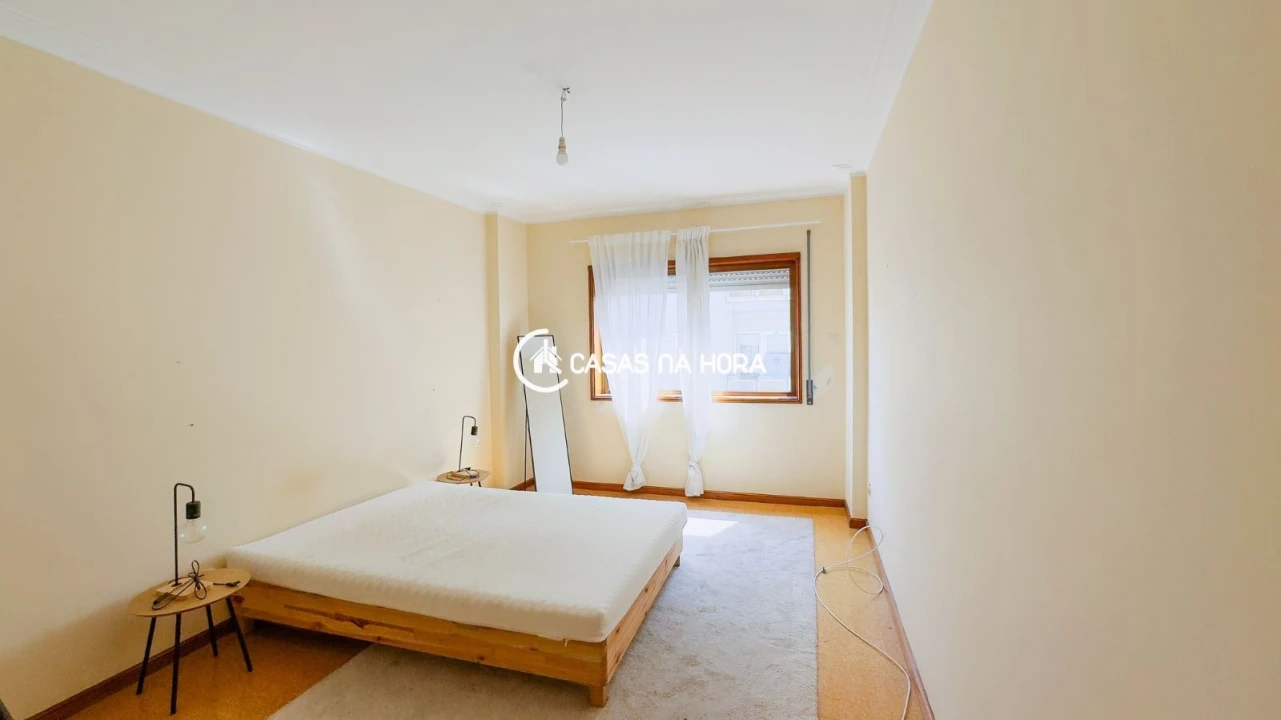 Apartamento T2 para Arrendamento em Bonfim Foto 13