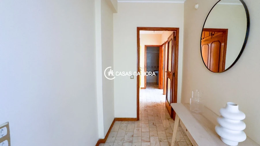 Apartamento T2 para Arrendamento em Bonfim Foto 10