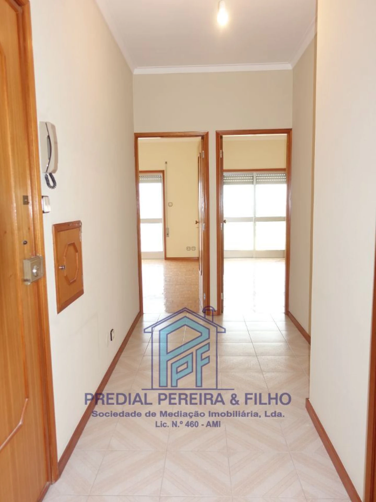 Apartamento T2 para Arrendamento em Fânzeres e São Pedro da Cova Foto 2