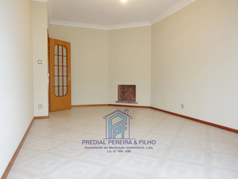 Apartamento T2 para Arrendamento em Fânzeres e São Pedro da Cova Foto 4