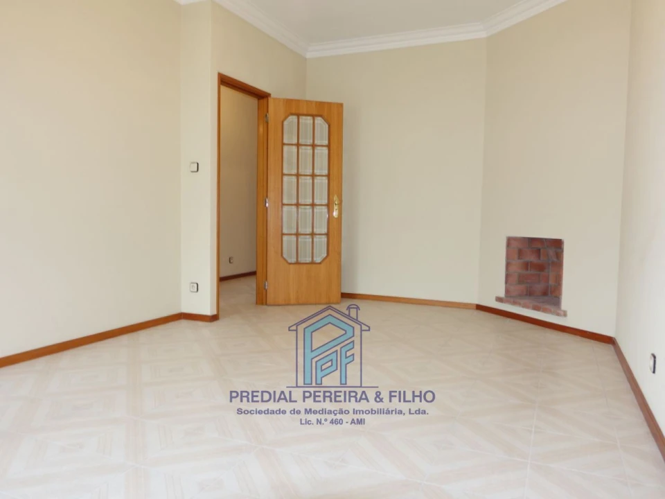 Apartamento T2 para Arrendamento em Fânzeres e São Pedro da Cova Foto 6