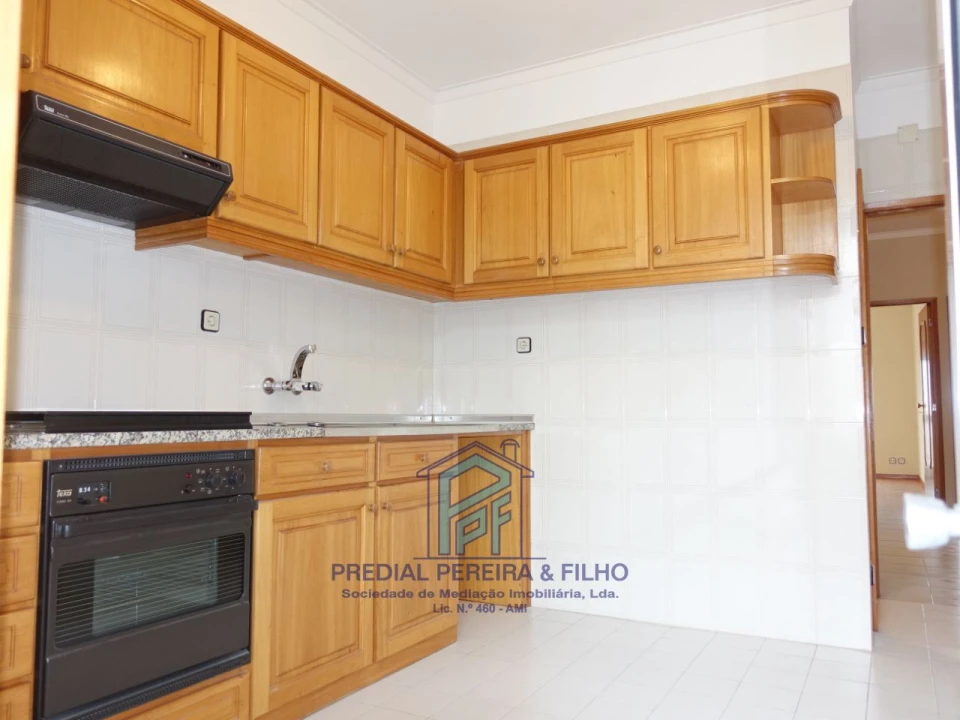 Apartamento T2 para Arrendamento em Fânzeres e São Pedro da Cova Foto 9