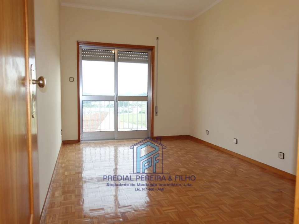 Apartamento T2 para Arrendamento em Fânzeres e São Pedro da Cova Foto 16