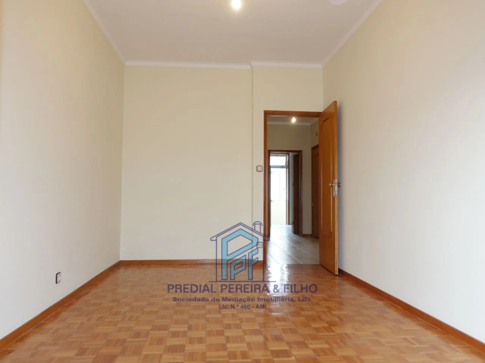 Apartamento T2 para Arrendamento em Fânzeres e São Pedro da Cova Foto 17