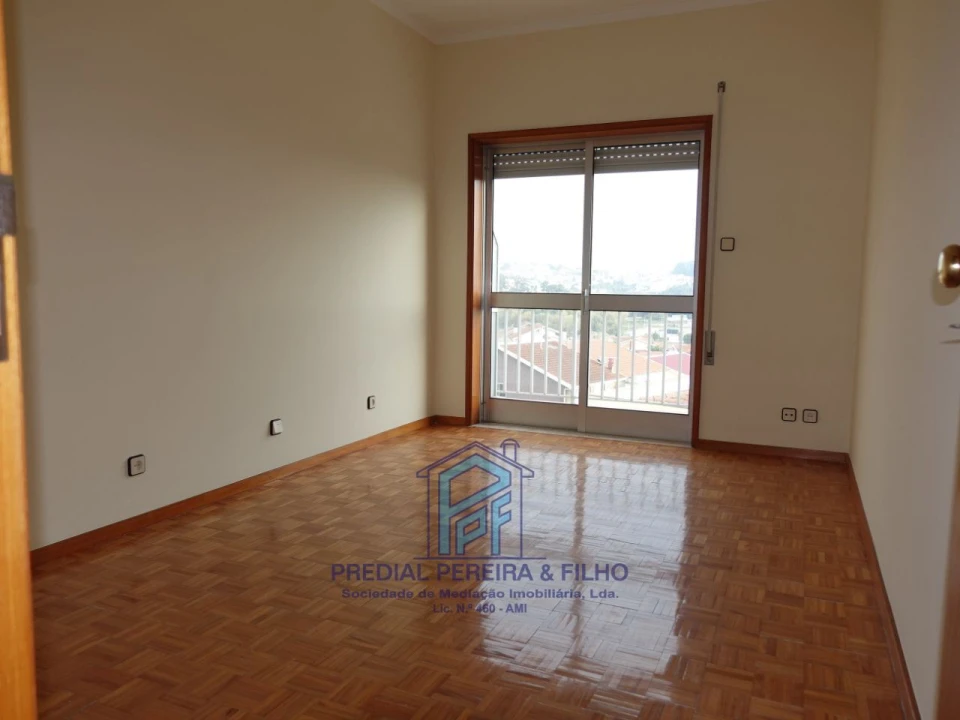 Apartamento T2 para Arrendamento em Fânzeres e São Pedro da Cova Foto 19