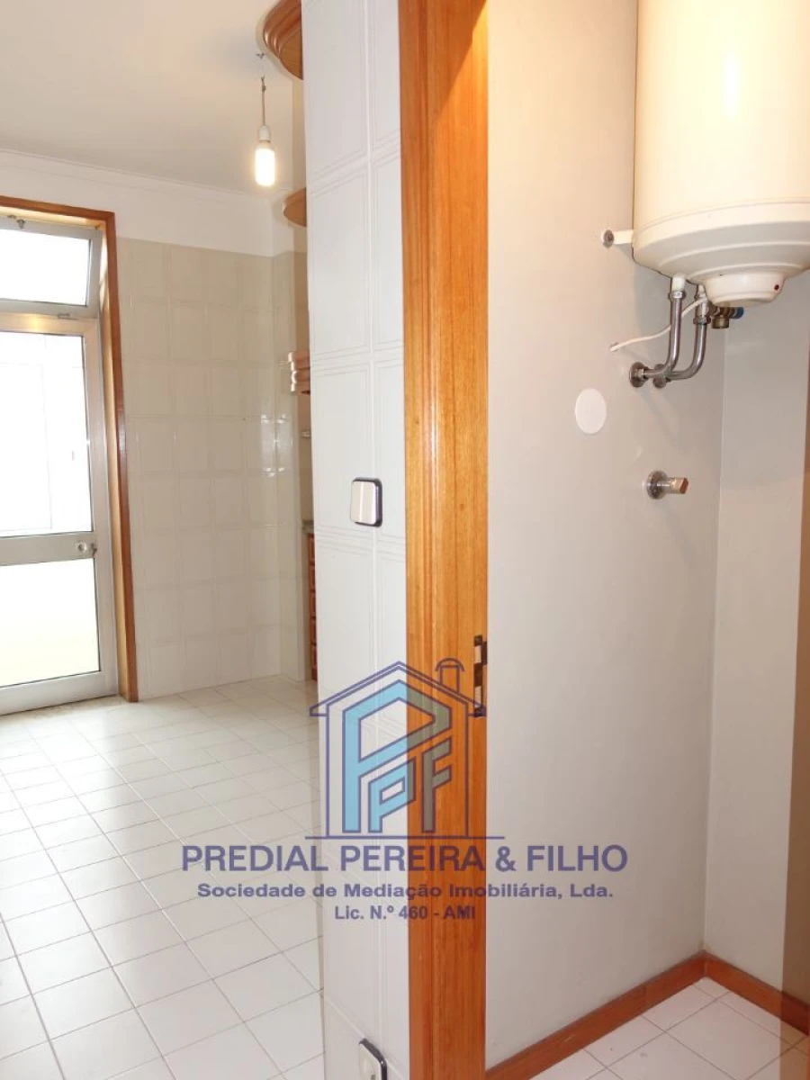 Apartamento T2 para Arrendamento em Fânzeres e São Pedro da Cova Foto 7