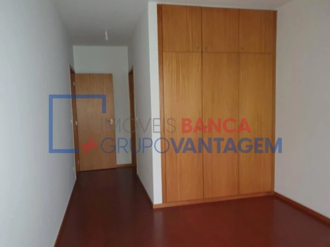 Apartamento T2 para Venda em Oliveira do Douro Foto 7