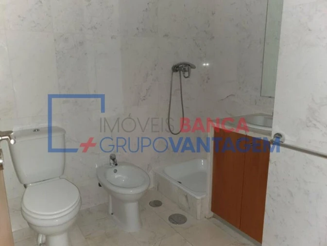 Apartamento T2 para Venda em Oliveira do Douro Foto 9