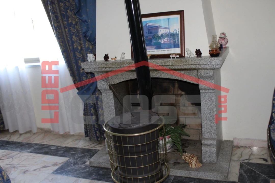 Moradia T6 para Venda em Aguieiras Foto 10