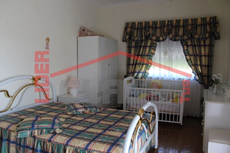 Moradia T6 para Venda em Aguieiras Foto 23