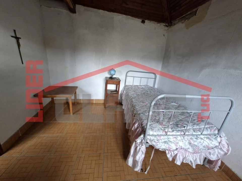 Moradia T4 para Venda em Benlhevai Foto 12