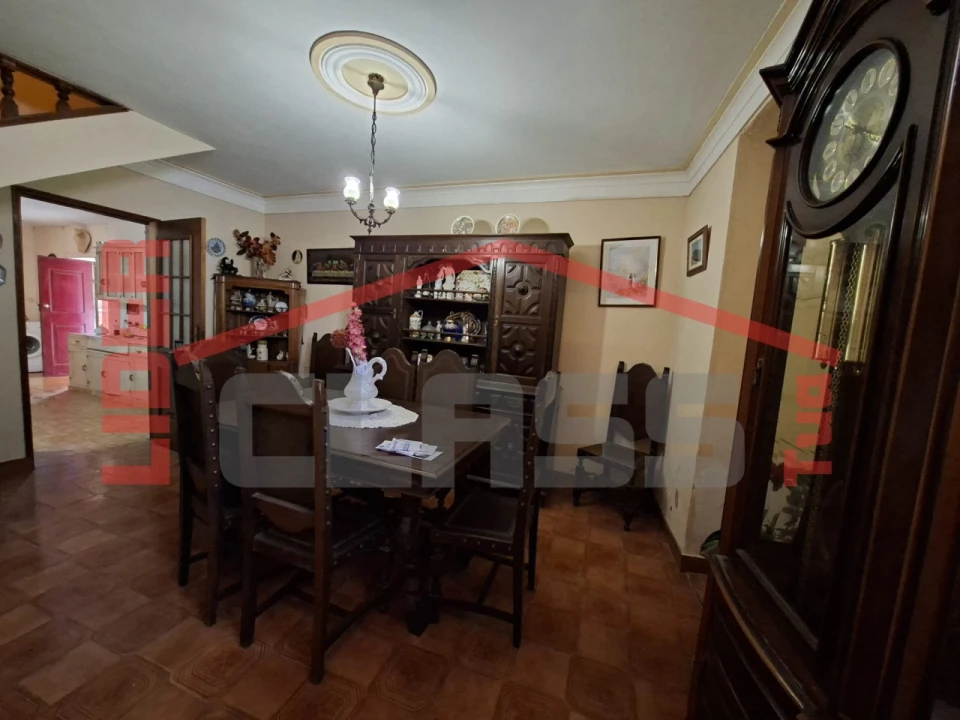 Moradia T4 para Venda em Benlhevai Foto 17