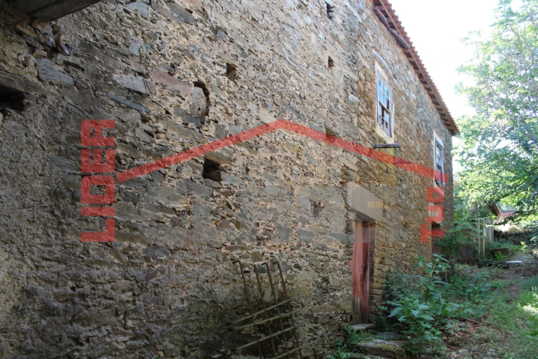 Moradia T3 para Venda em Avantos e Romeu Foto 11