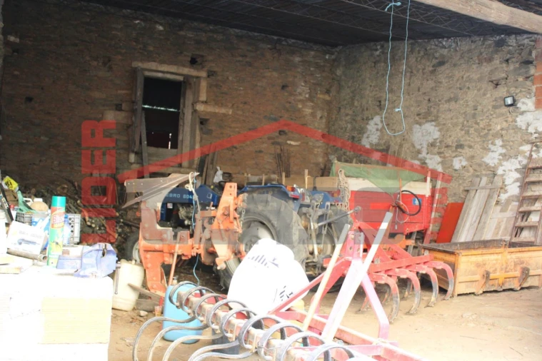 Armazém para Venda em Avantos e Romeu Foto 2