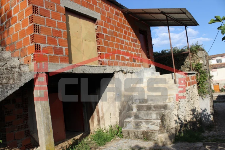 Armazém para Venda em Avantos e Romeu Foto 4