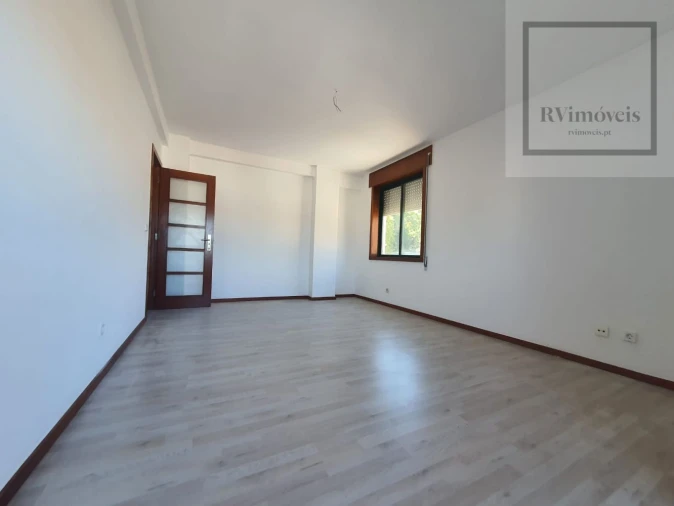 Apartamento T3 para Venda em Darque Foto 14