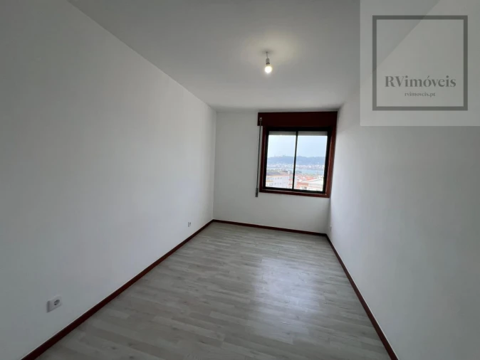 Apartamento T3 para Venda em Darque Foto 32