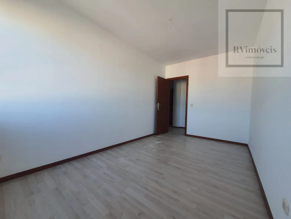 Apartamento T3 para Venda em Darque Foto 13