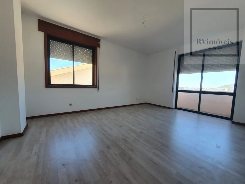 Apartamento T3 para Venda em Darque Foto 8