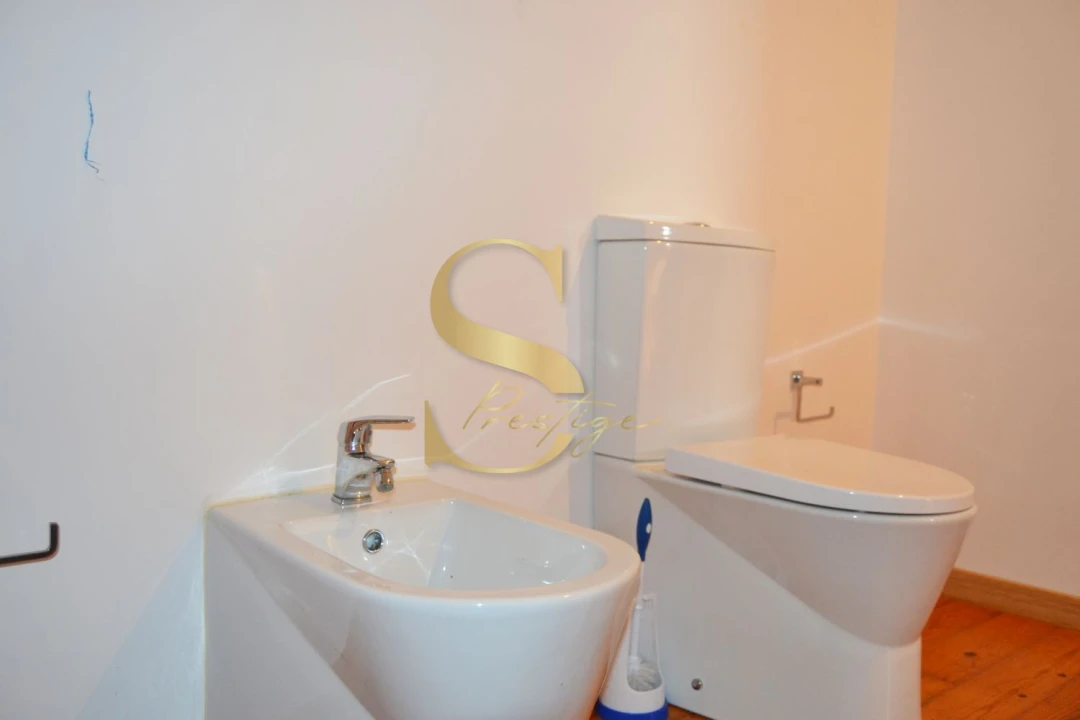 Moradia T4 para Venda em Maceira Foto 17