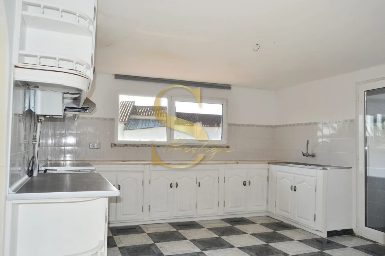 Moradia T4 para Venda em Maceira Foto 6