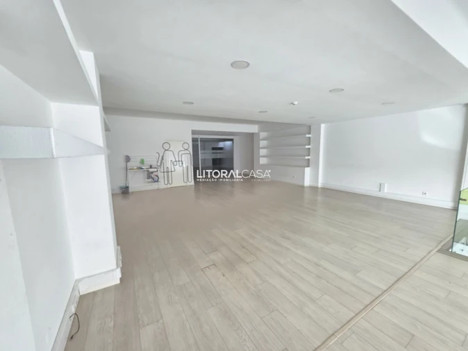 Loja para Arrendamento em Aradas Foto 9