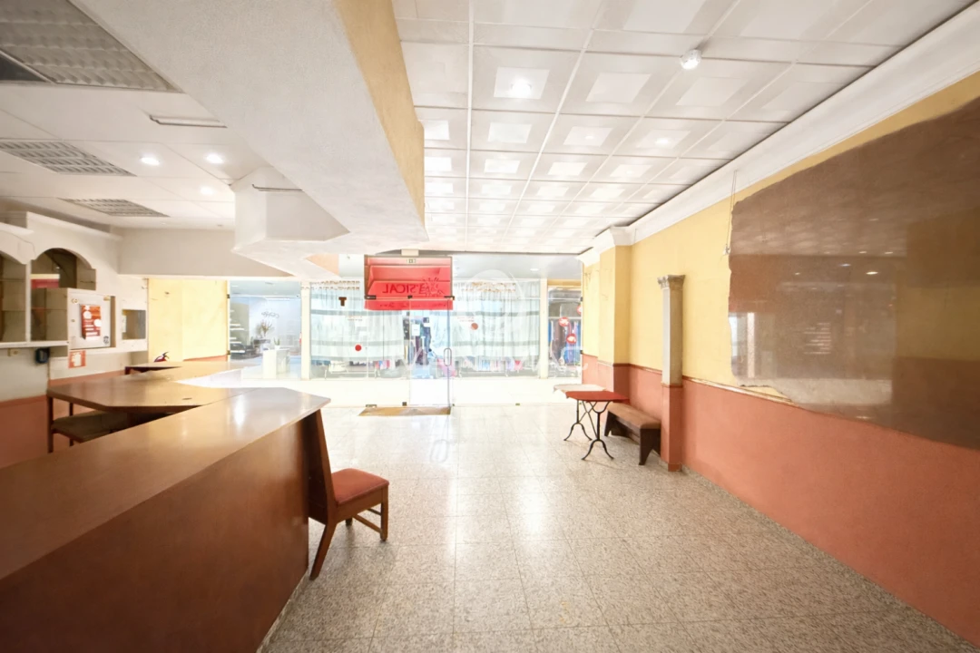 Loja para Venda em Cedofeita, Santo Ildefonso, Sé, Miragaia, São Nicolau e Vitória Foto 2