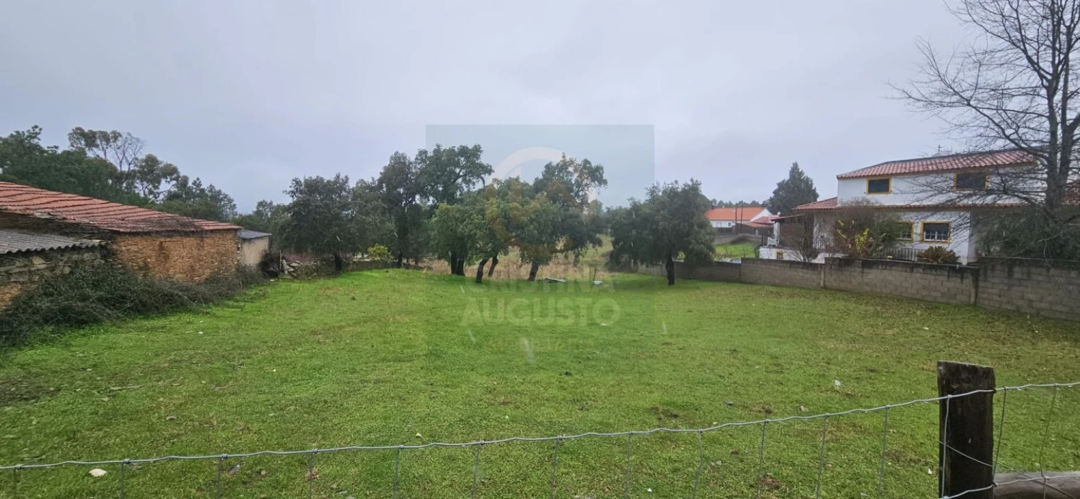 Terreno para Venda em Benquerenças Foto 1