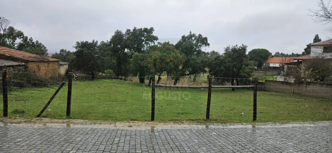 Terreno para Venda em Benquerenças Foto 2
