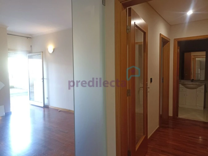 Apartamento T1 para Venda em Paranhos Foto 5