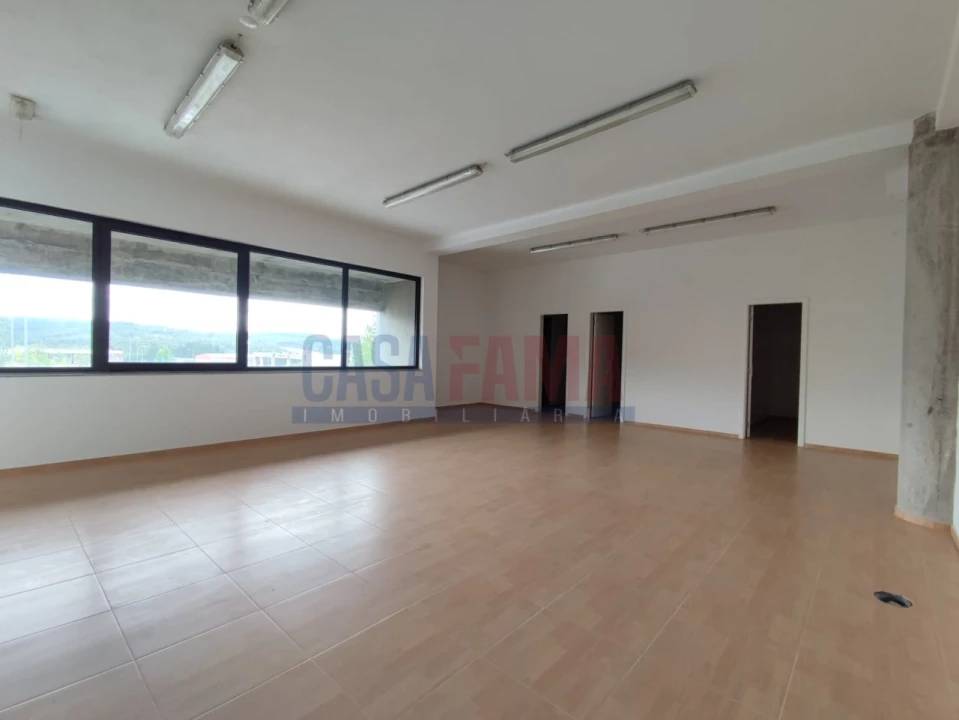 Armazém para Venda em Santo Tirso, Couto (Santa Cristina e São Miguel) e Burgães Foto 34