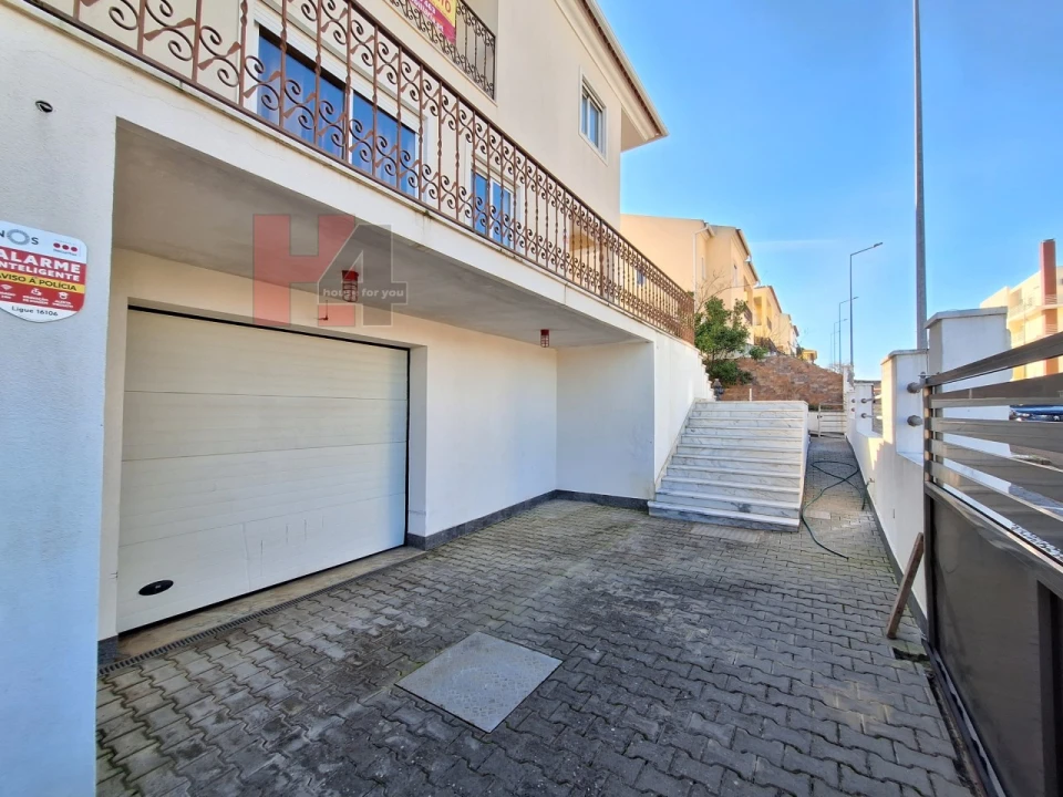 Moradia T4 para Venda em Assunção, Ajuda, Salvador e Santo Ildefonso Foto 35