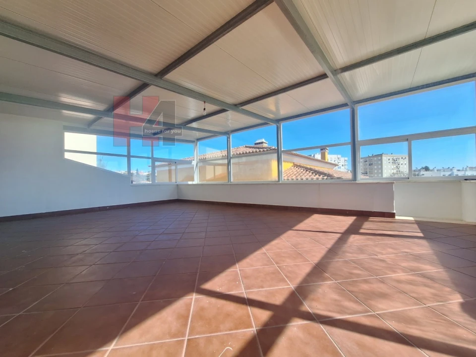 Moradia T4 para Venda em Assunção, Ajuda, Salvador e Santo Ildefonso Foto 38