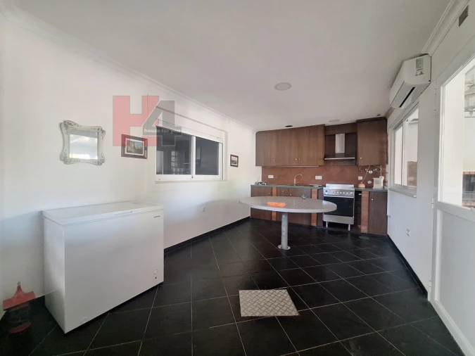 Moradia T4 para Venda em Assunção, Ajuda, Salvador e Santo Ildefonso Foto 32