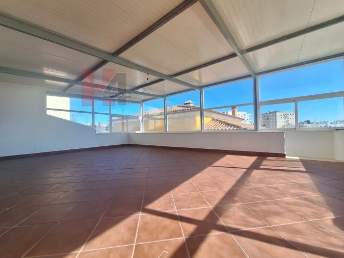 Moradia T4 para Venda em Assunção, Ajuda, Salvador e Santo Ildefonso Foto 38