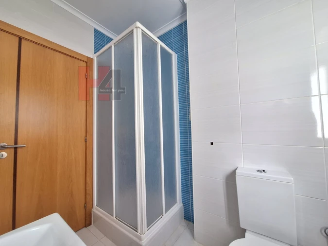 Moradia T4 para Venda em Assunção, Ajuda, Salvador e Santo Ildefonso Foto 11