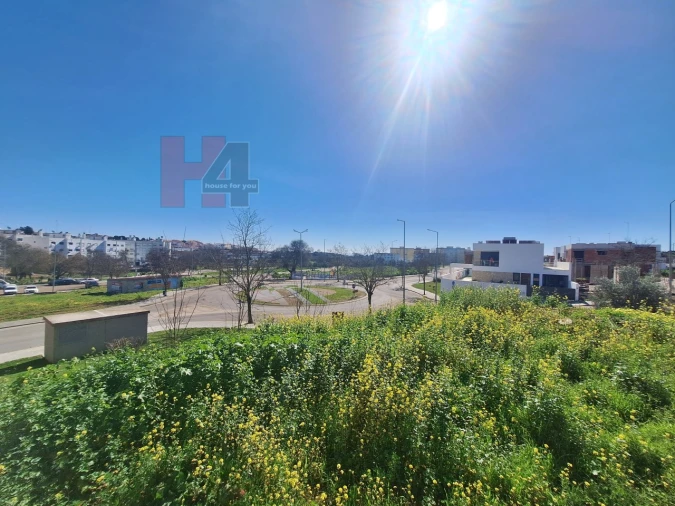 Moradia T4 para Venda em Assunção, Ajuda, Salvador e Santo Ildefonso Foto 39