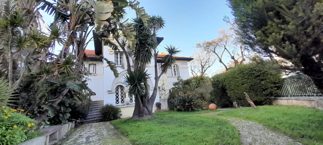 Moradia T8 para Venda em Cascais e Estoril Foto 1