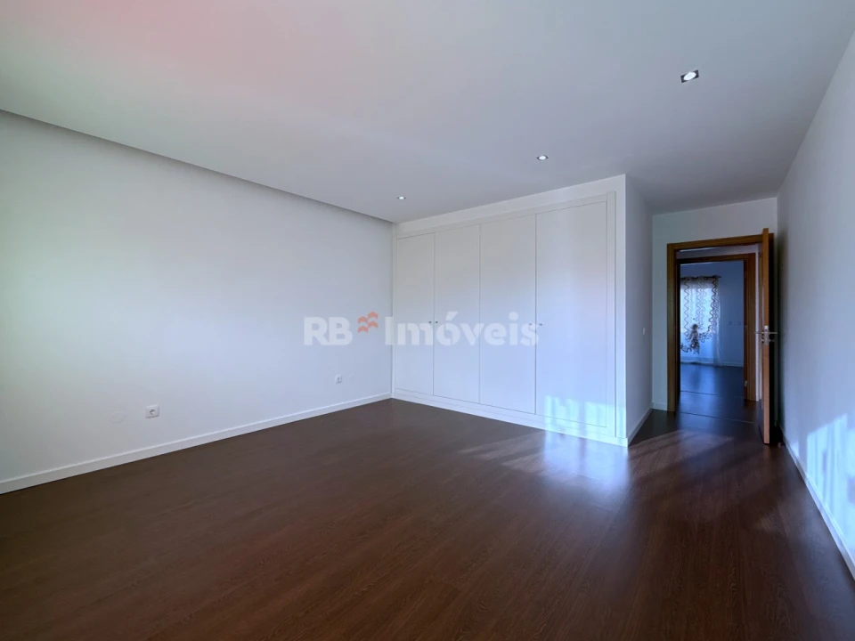 Moradia T4 para Venda em Nossa Sra de Fatima Foto 8