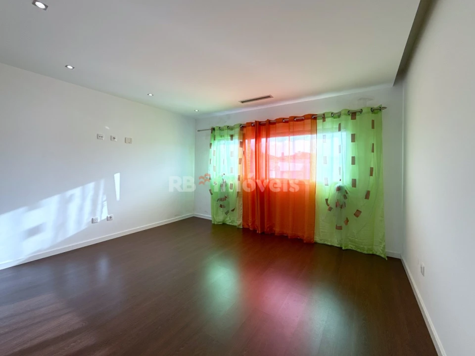 Moradia T4 para Venda em Nossa Sra de Fatima Foto 10